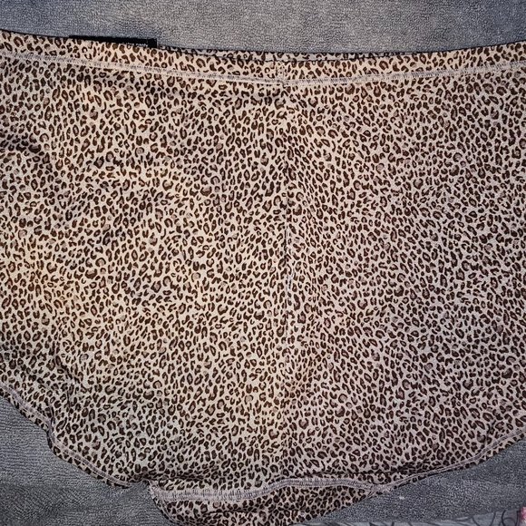 NWT Bali 2XL/9 Leopard Print, Fits Your Curves Brief Full Coverage Panty. - Picture 2 of 4
